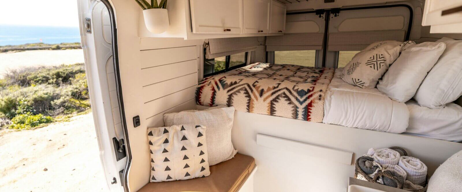 It's Easy to Rent a Conversion Van with GoCamp GoCamp